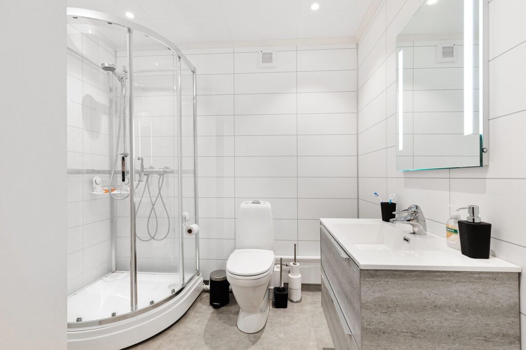 Small Bathroom Storage Ideas for a Clean and Organized Space